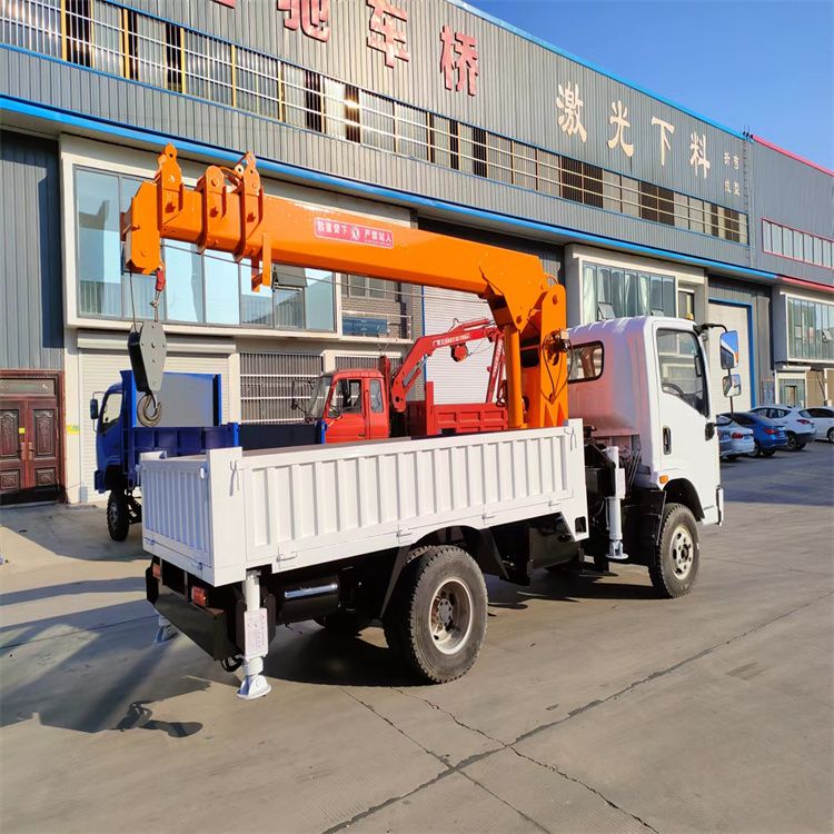 当阳市三轮随车吊定制 农用改装机自备吊中瑞长期出售